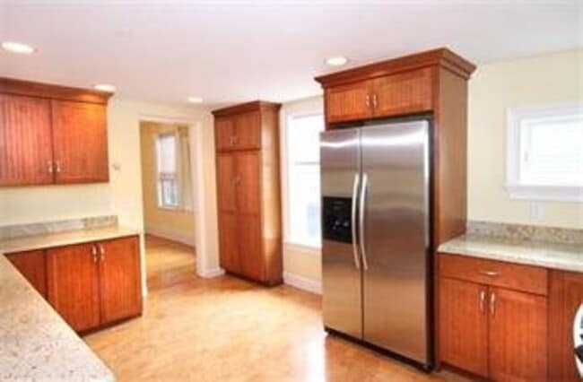 Foto del edificio - 249 Emerson St