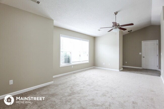 Building Photo - 1476 Lewisburg Pointe Dr
