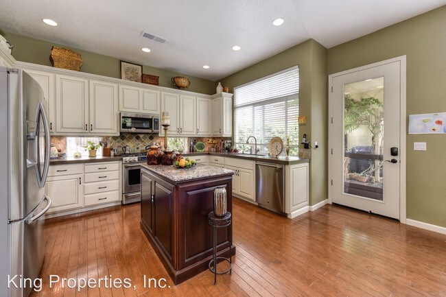 Building Photo - 3 br, 3 bath House - 1516 Portola