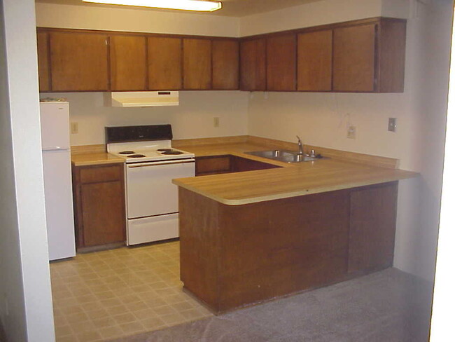 Building Photo - 122 E Swift St