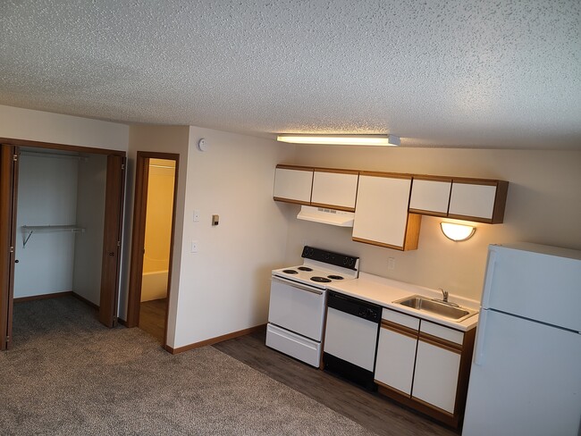 Building Photo - 4330 10th Ave S. Fargo ND