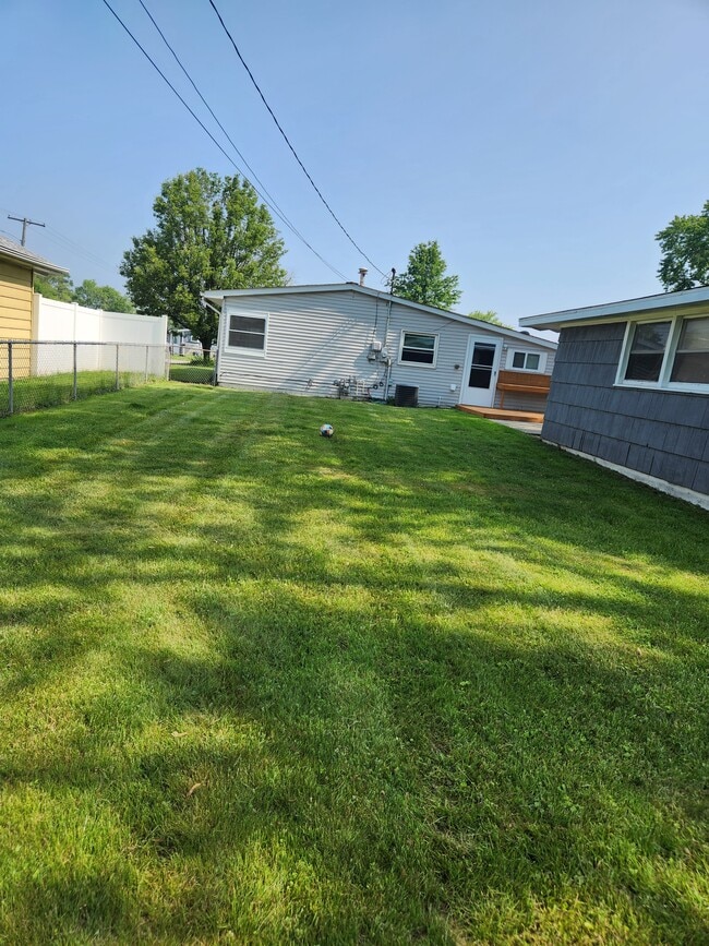 Building Photo - 506 Coral Dr