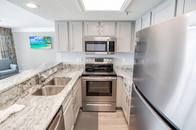 Foto del edificio - 1700 N Ocean Blvd