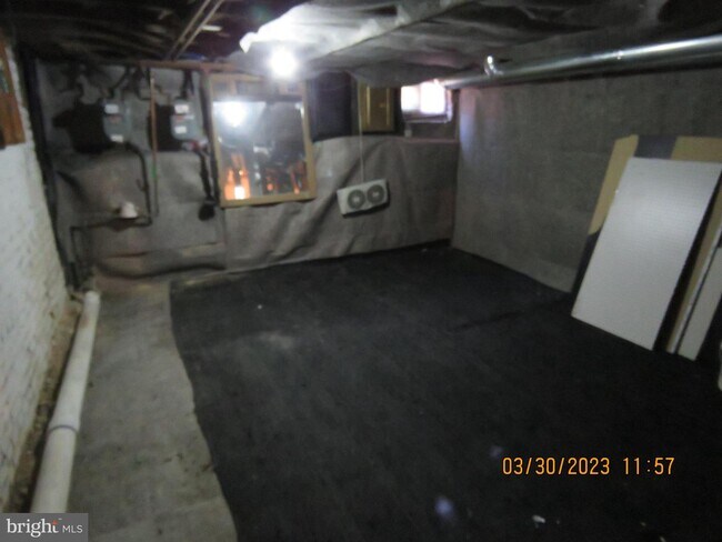 Building Photo - 16 N Olden Ave