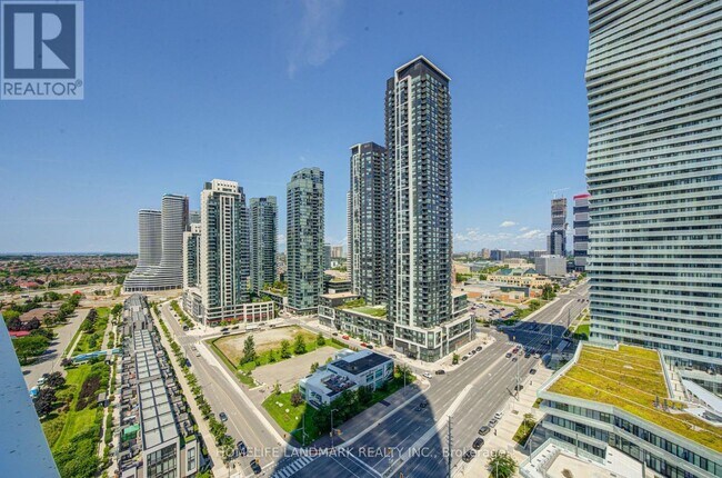 Photo du bâtiment - 448 Burnhamthorpe Rd W