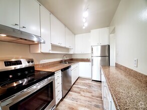 Building Photo - 815 N Humboldt St