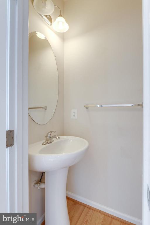 Foto del edificio - 10424 Goldenrod Dr