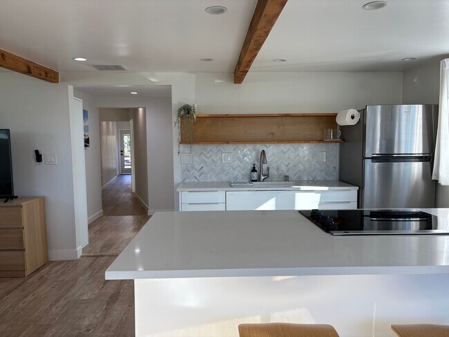 Foto del edificio - 5775 W 74th St