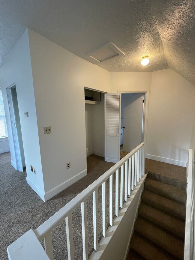 Foto del edificio - 321 E Cross St