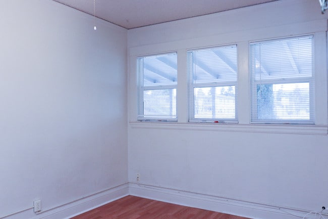 Building Photo - 2204 S El Camino Real