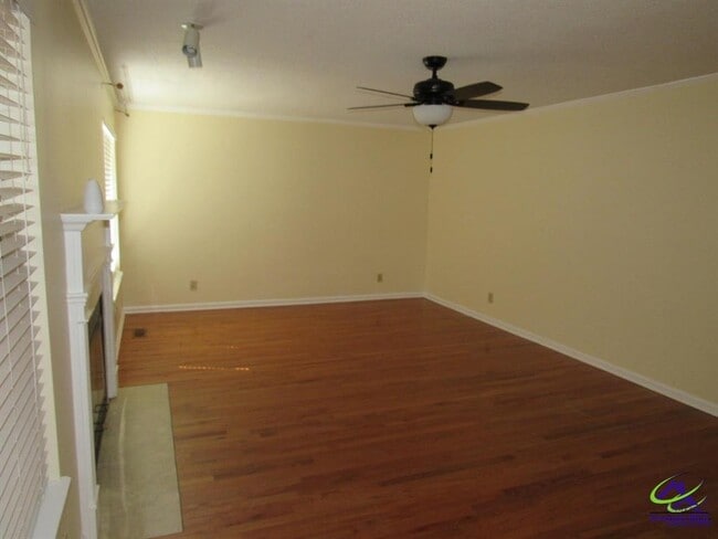 Building Photo - 100 Sunchase Ct