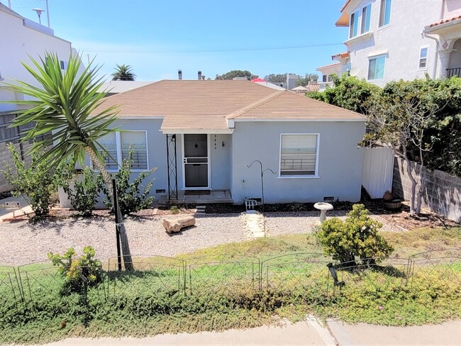 Building Photo - 3960 Haines St