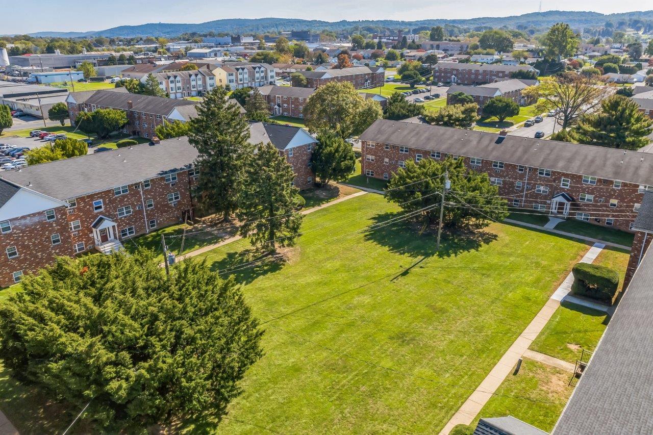 Congress Apartment Homes photo 5