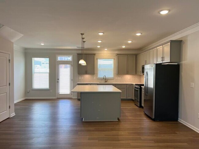 Building Photo - 512 Laurel Walk Ln