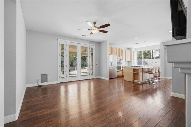 Foto del edificio - 1201 Palmares Ct