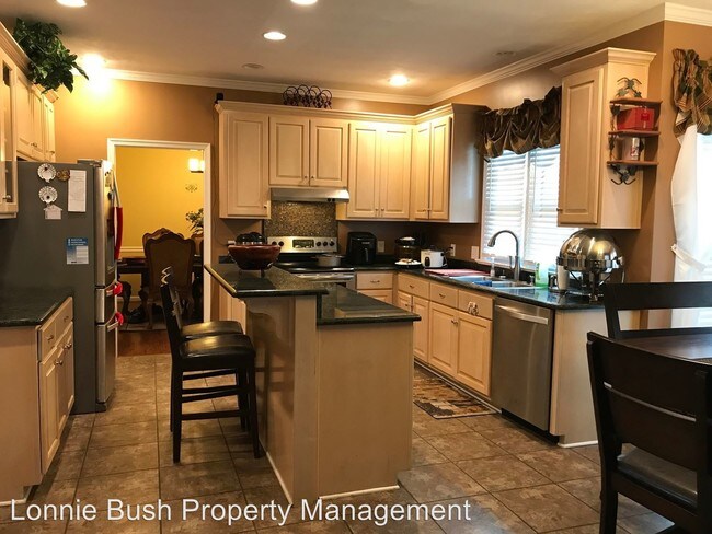 Building Photo - 4 br, 3 bath House - 2711 Burning Tree Lane