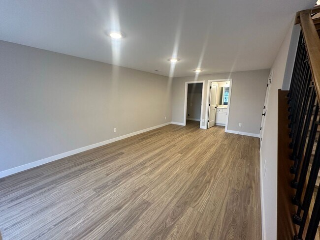 Building Photo - Walworth Townhomes