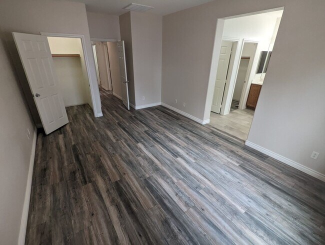 Foto del edificio - 8148 Slate Falls St