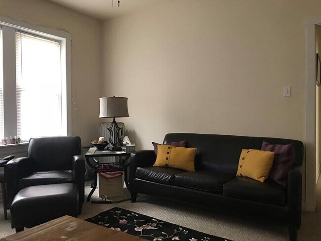 Living Room View 2 - 1323 W Addison St