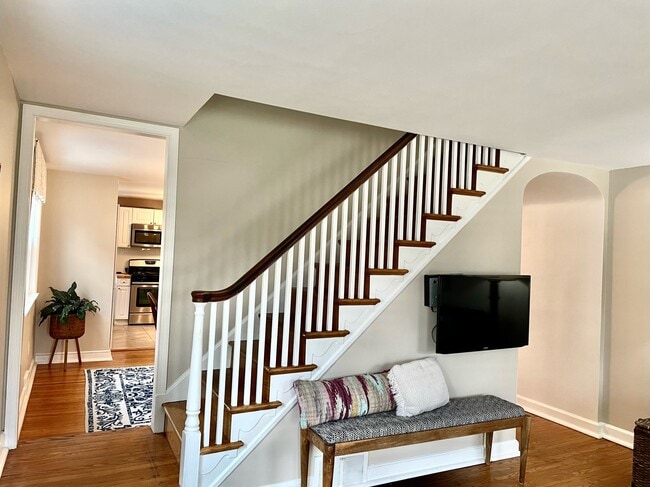 Building Photo - 2426 Chestnut Ave