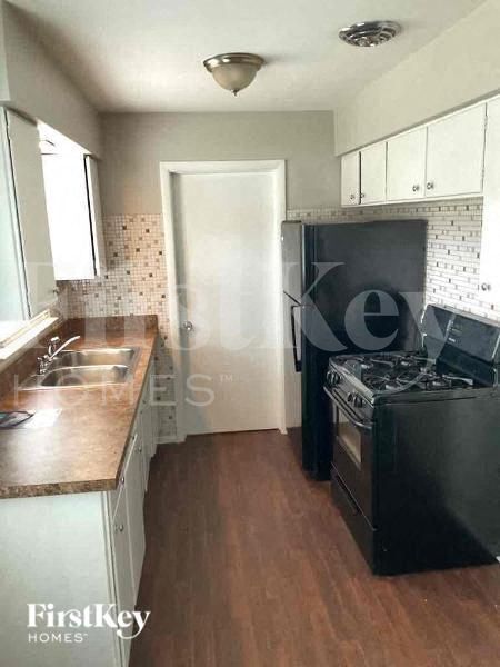 Foto del edificio - 1355 S Oakland Ave
