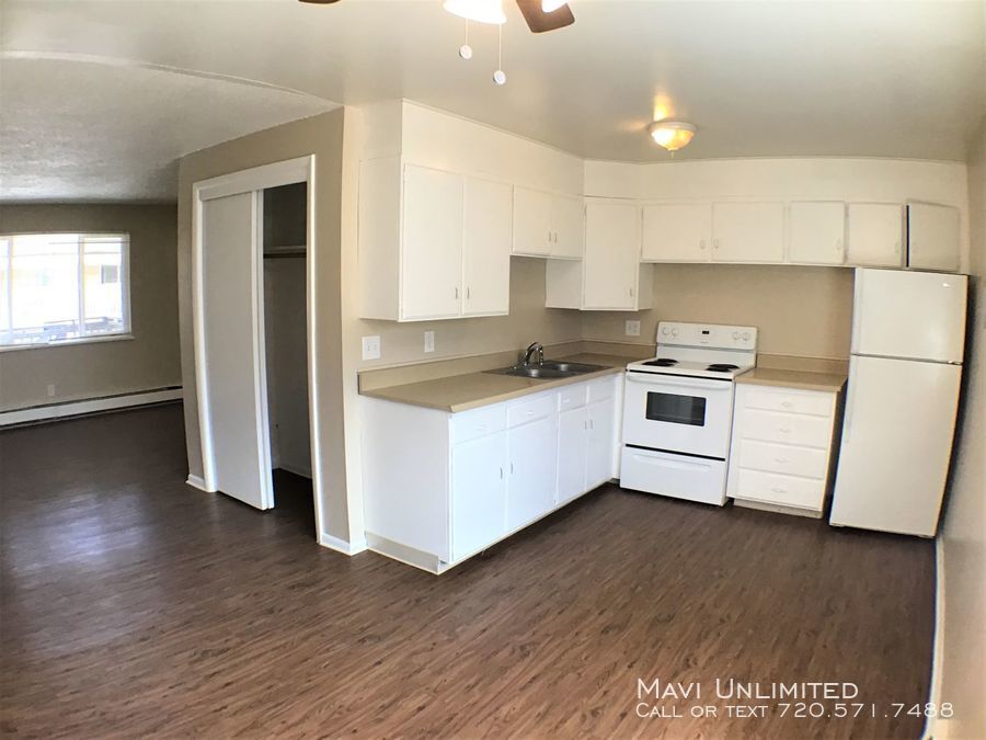 Foto principal - 5351 Everett St