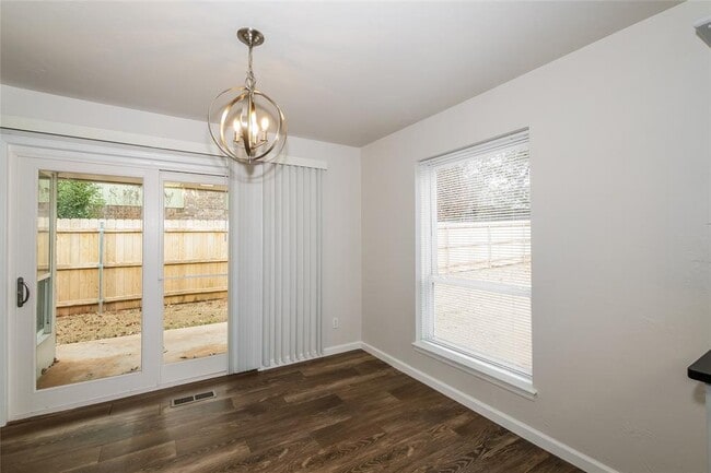 Building Photo - 3412 Prairie Ave