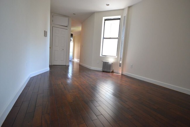Building Photo - 141 Meserole Ave