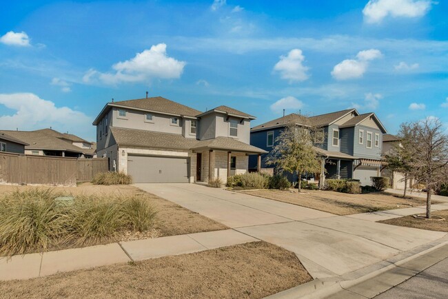 Building Photo - Spacious and Modern 4 bed - 3 bath in Nort...