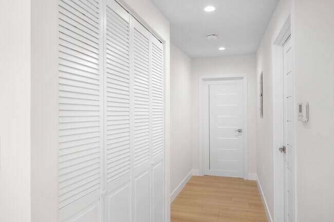 Foto del edificio - 520 S Kenneth Rd