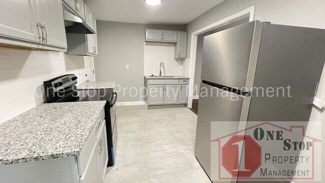 Foto del edificio - Beautiful 4 Bedroom 2 Bathroom Home in Kan...