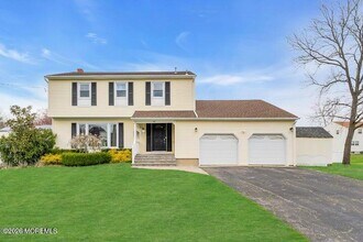 Building Photo - 19 Fieldstone Ln