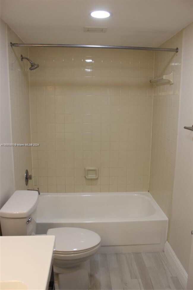 Building Photo - 8290 Lake Dr