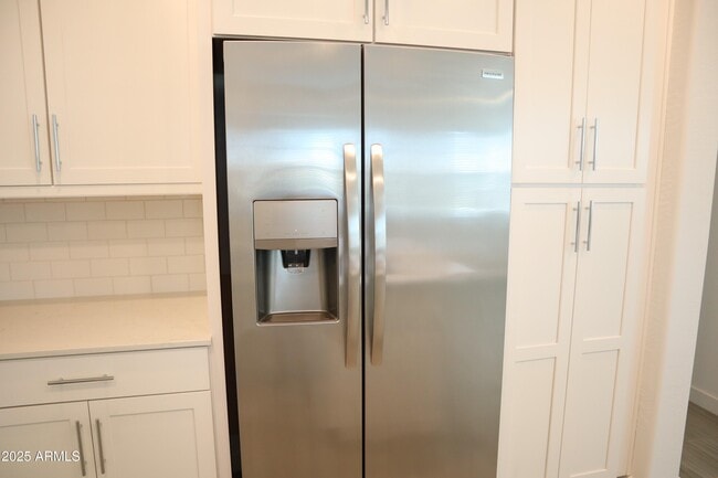 Building Photo - 4077 S Sabrina Dr
