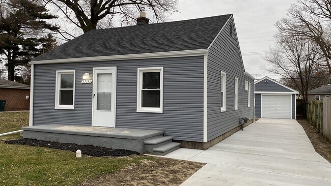Building Photo - 23352 Tawas Ave