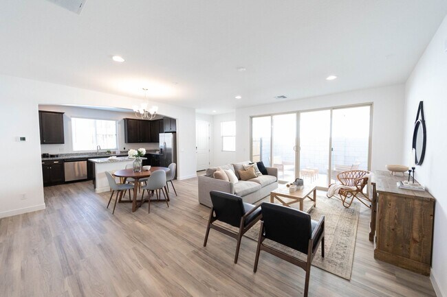 Building Photo - NEW CONSTRUCTION HOME WITH 3 BED/2.5 BATH ...