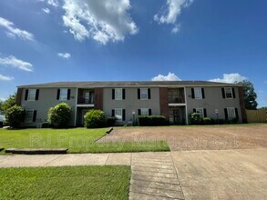 Building Photo - 3609 Mynders Ave