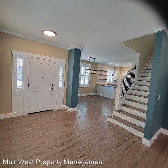 Building Photo - 4 br, 2.5 bath House - 1907 Center Avenue