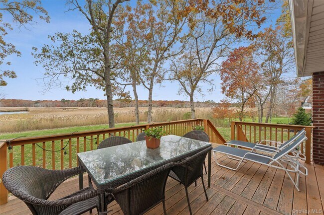 Foto del edificio - 23 Old Main Rd