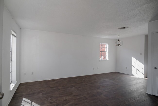 Building Photo - 406 Scotsdale St