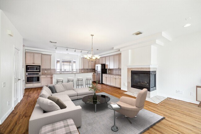 Foto del edificio - 2402 Calumet St