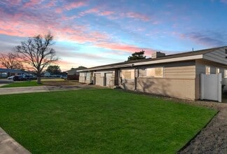 Building Photo - 604 W Crest Dr
