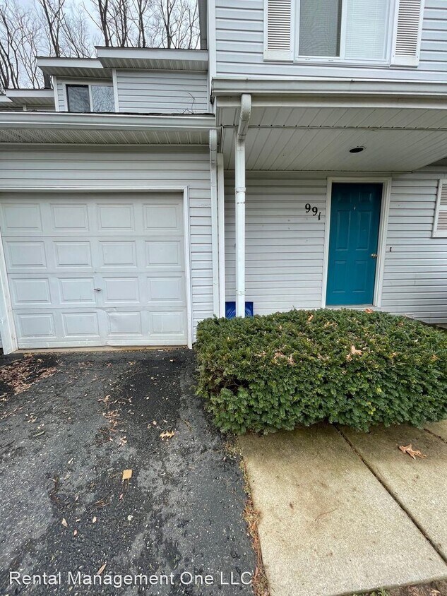 Primary Photo - 2 br, 1.5 bath House - 991 Glengary
