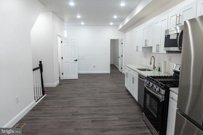 Foto del edificio - 1014 Edmondson Ave