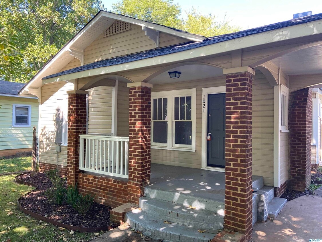 1021 McCullough Ave NE, Huntsville, AL 35801 House for Rent in Huntsville, AL