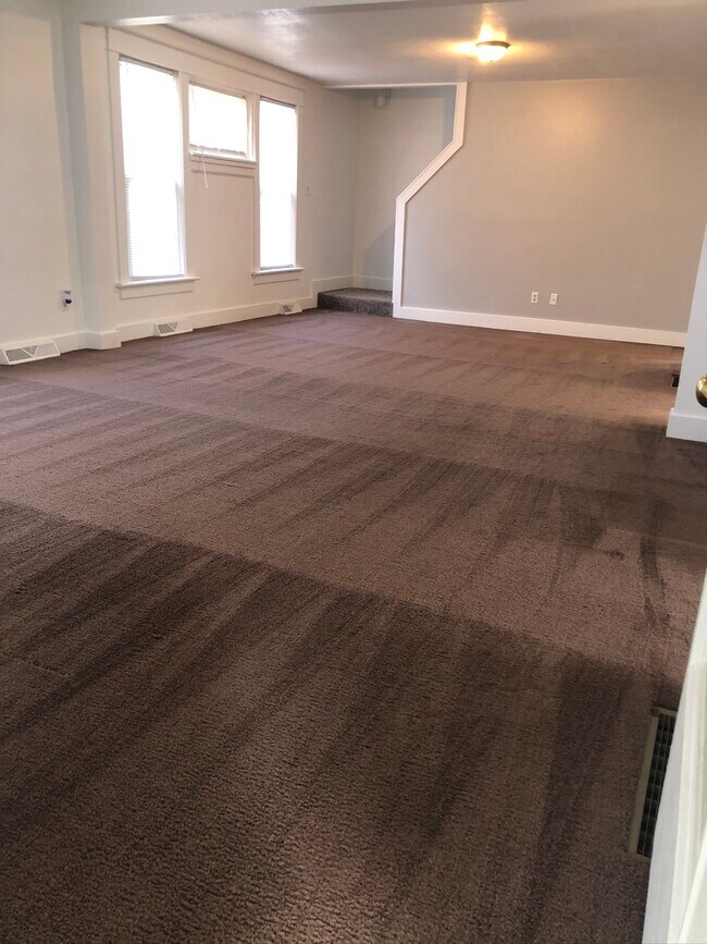 Building Photo - 2055 Willow St