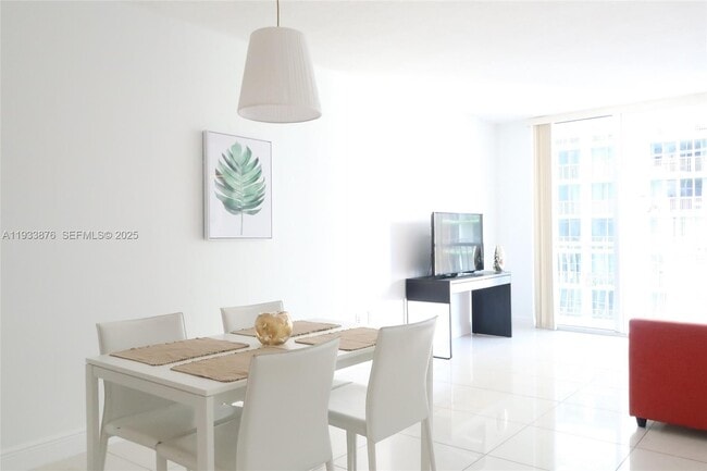 Foto del edificio - 1750 N Bayshore Dr