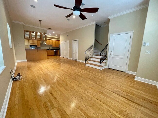 Foto del edificio - 3 Bed 2.5 Bath Townhouse in A+ location!