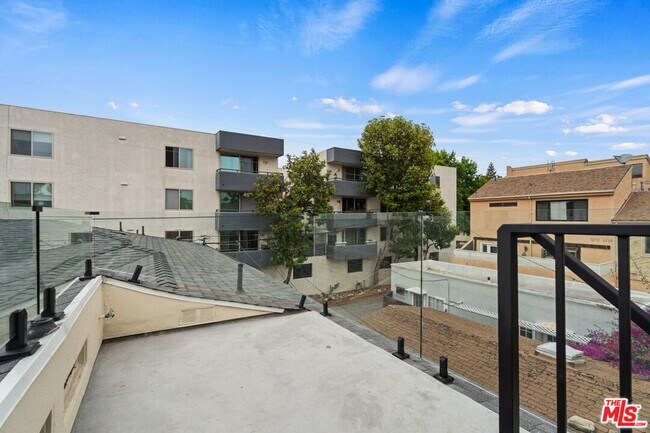 Foto del edificio - 814 3rd St