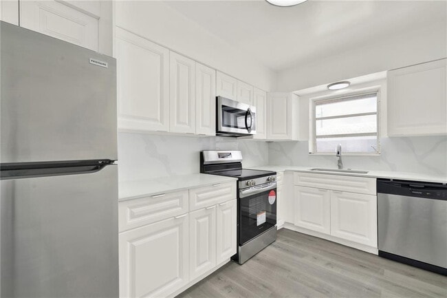 Foto del edificio - 2864 NE 32nd St